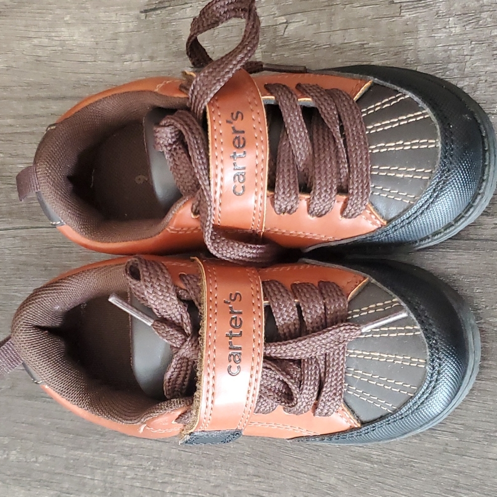 Boys size 9 brown shoes